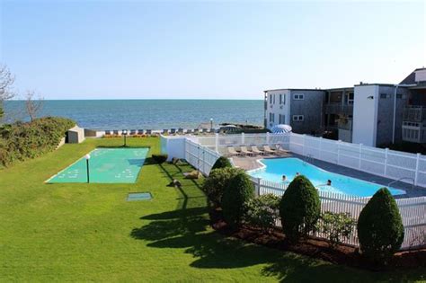 Last Minute Hotel Deals in Cape Cod .